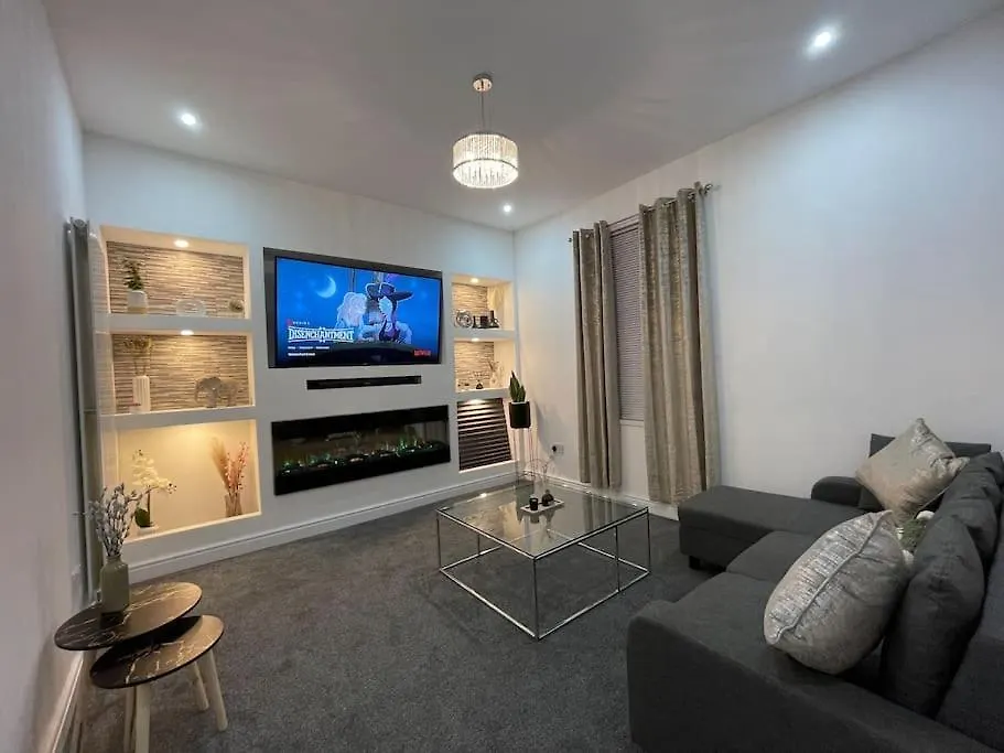 New Modern 5 Bedroom House - City Centre - Parking 카디프 펜션