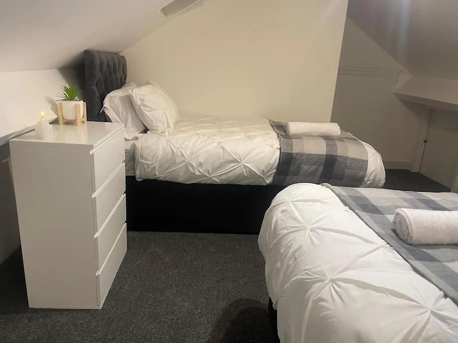 펜션 New Modern 5 Bedroom House - City Centre - Parking 카디프 영국