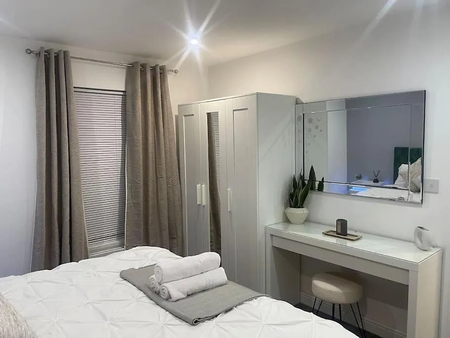 New Modern 5 Bedroom House - City Centre - Parking 카디프 영국