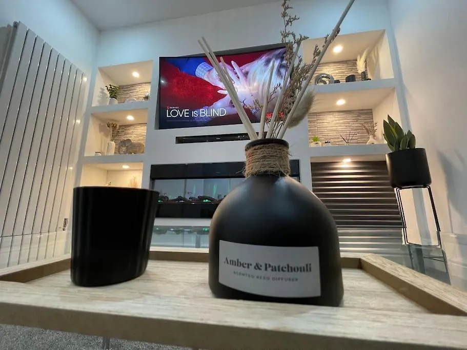 펜션 New Modern 5 Bedroom House - City Centre - Parking 카디프 영국