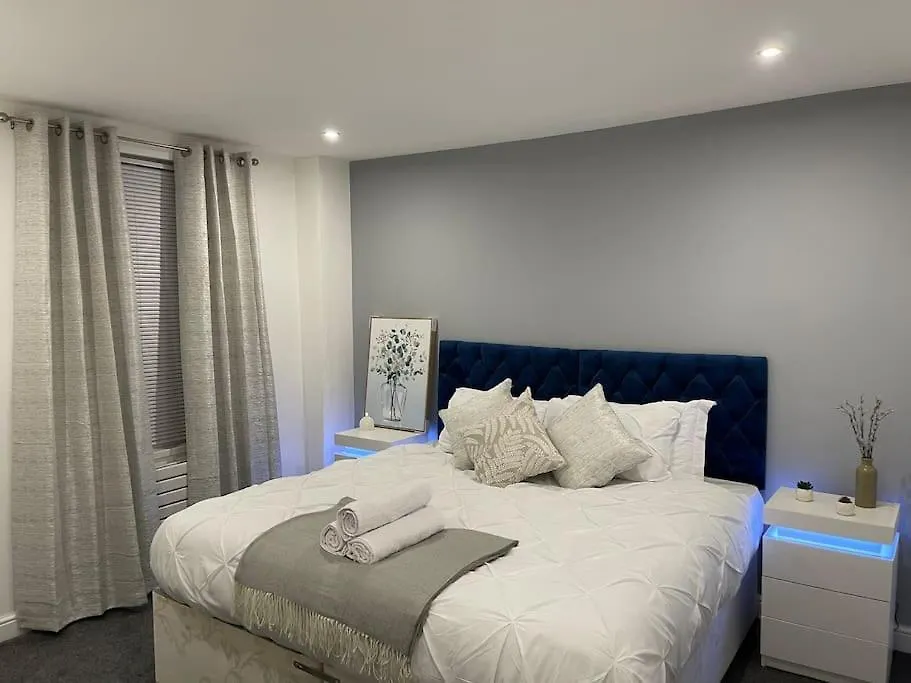 New Modern 5 Bedroom House - City Centre - Parking 카디프