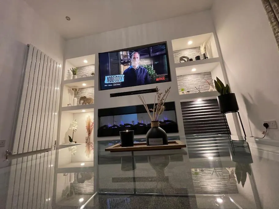 Casa vacanze New Modern 5 Bedroom House - City Centre - Parking Cardiff